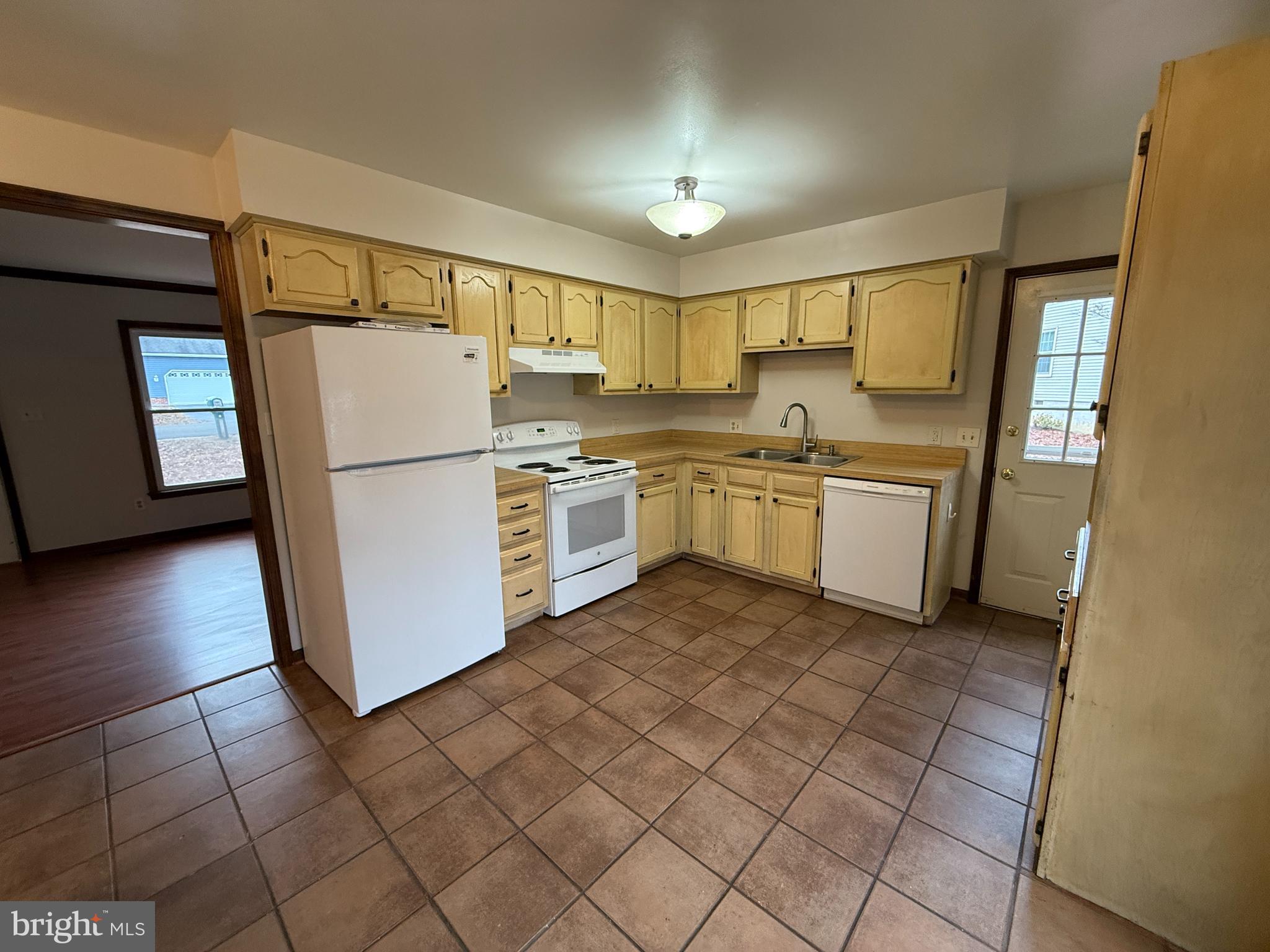 LEAVELLS CROSSING - Residential Lease