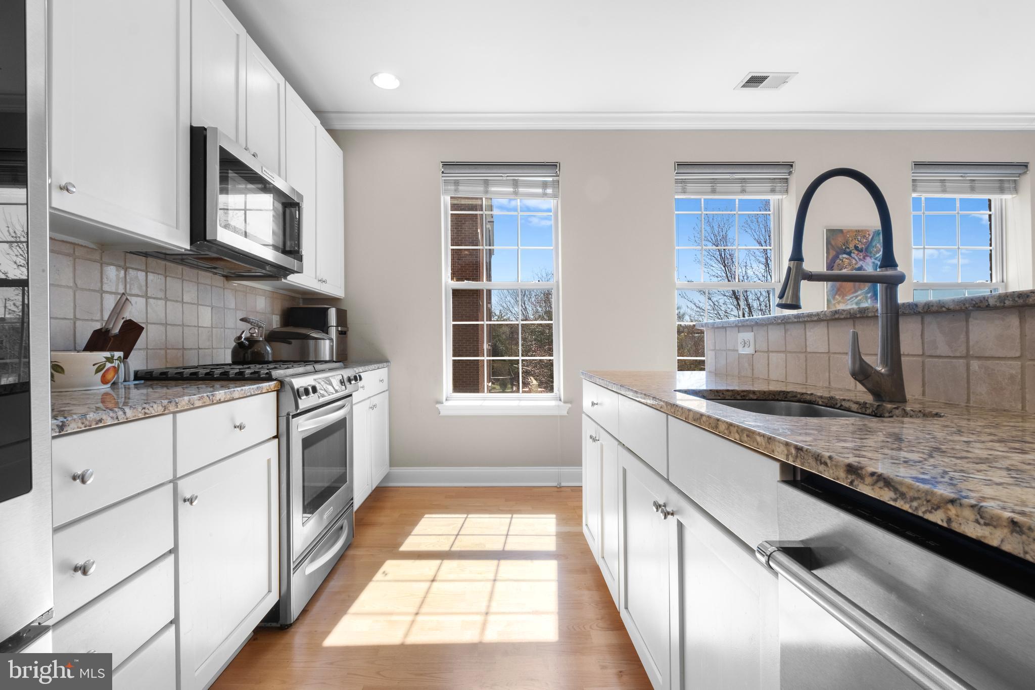 NAVAL SQUARE - Residential