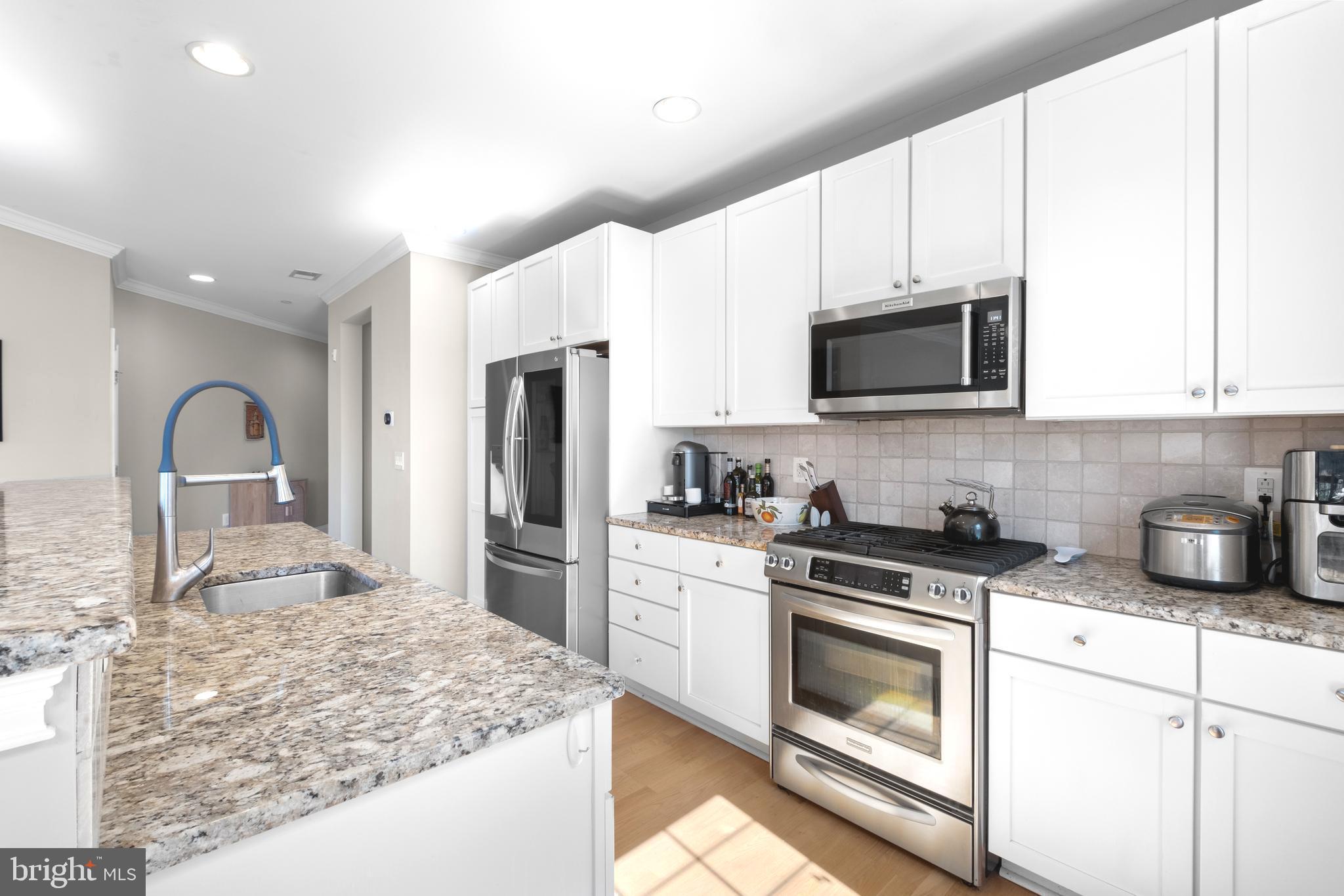 NAVAL SQUARE - Residential