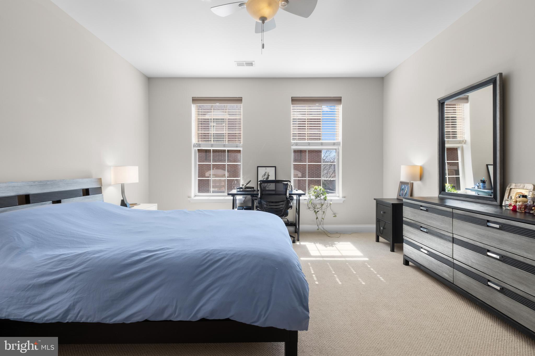 NAVAL SQUARE - Residential