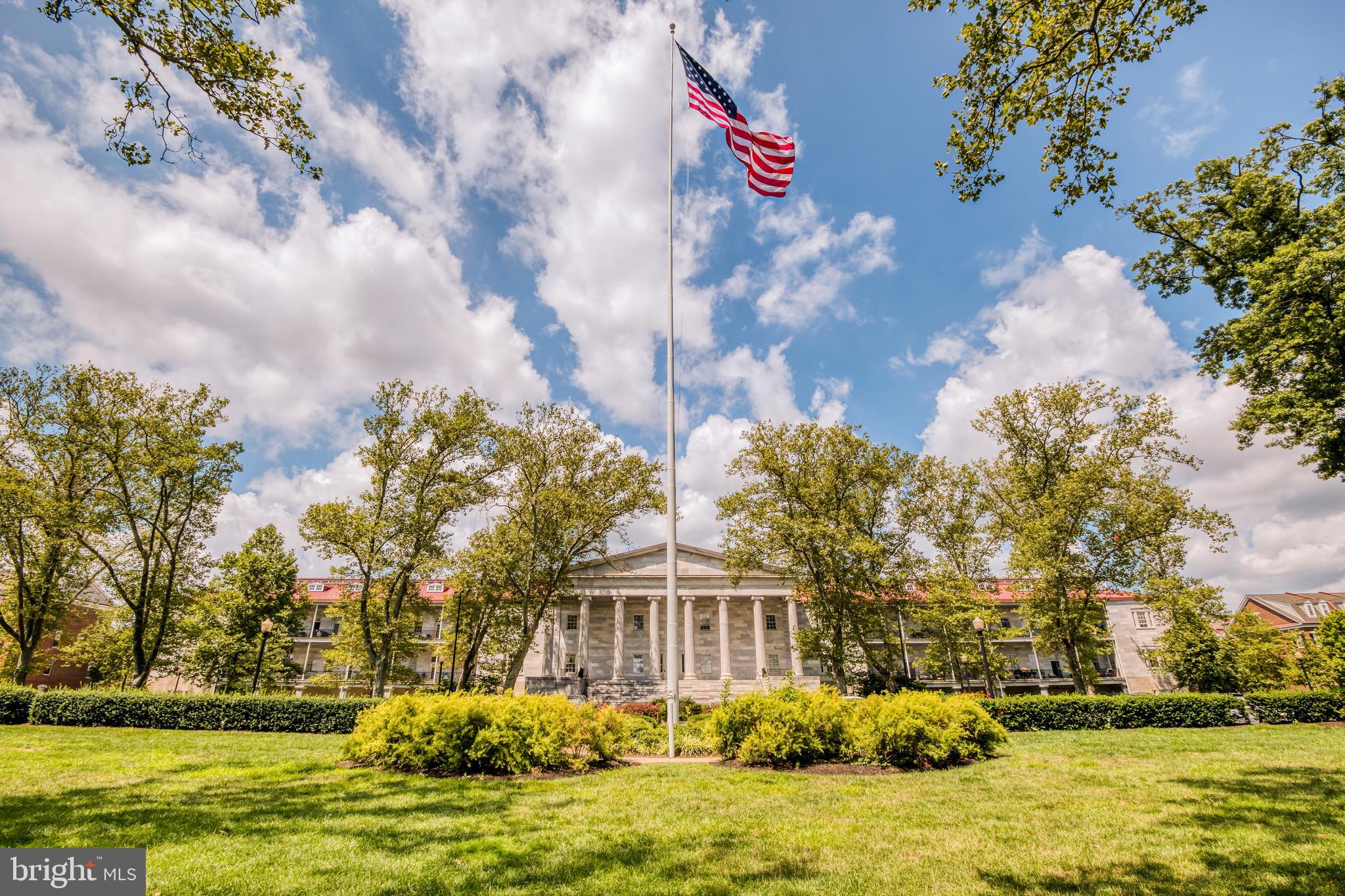 NAVAL SQUARE - Residential