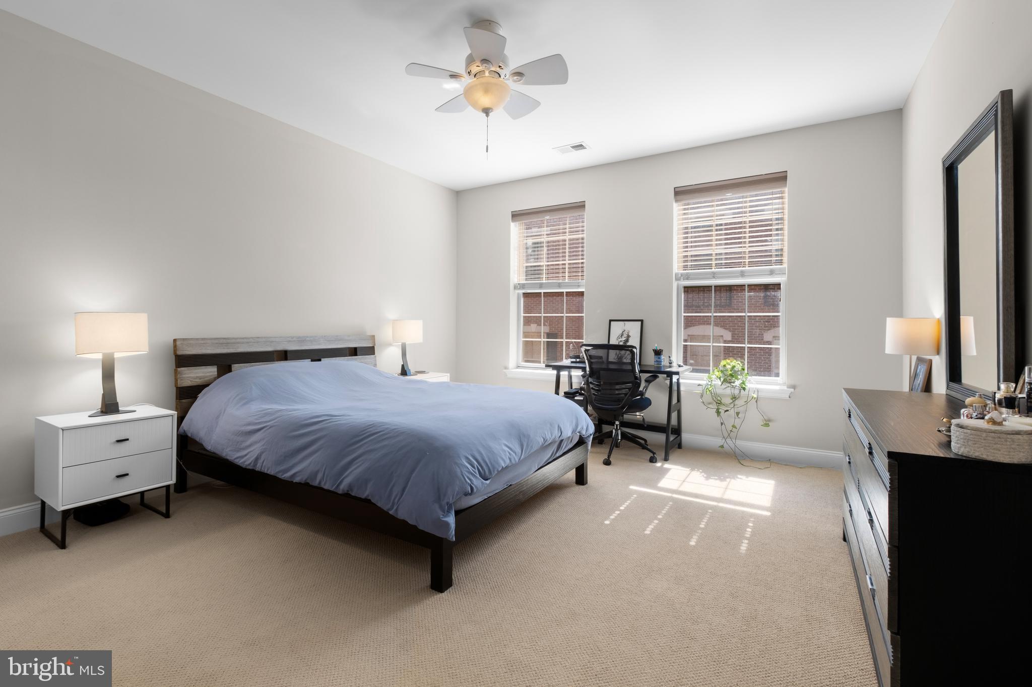 NAVAL SQUARE - Residential