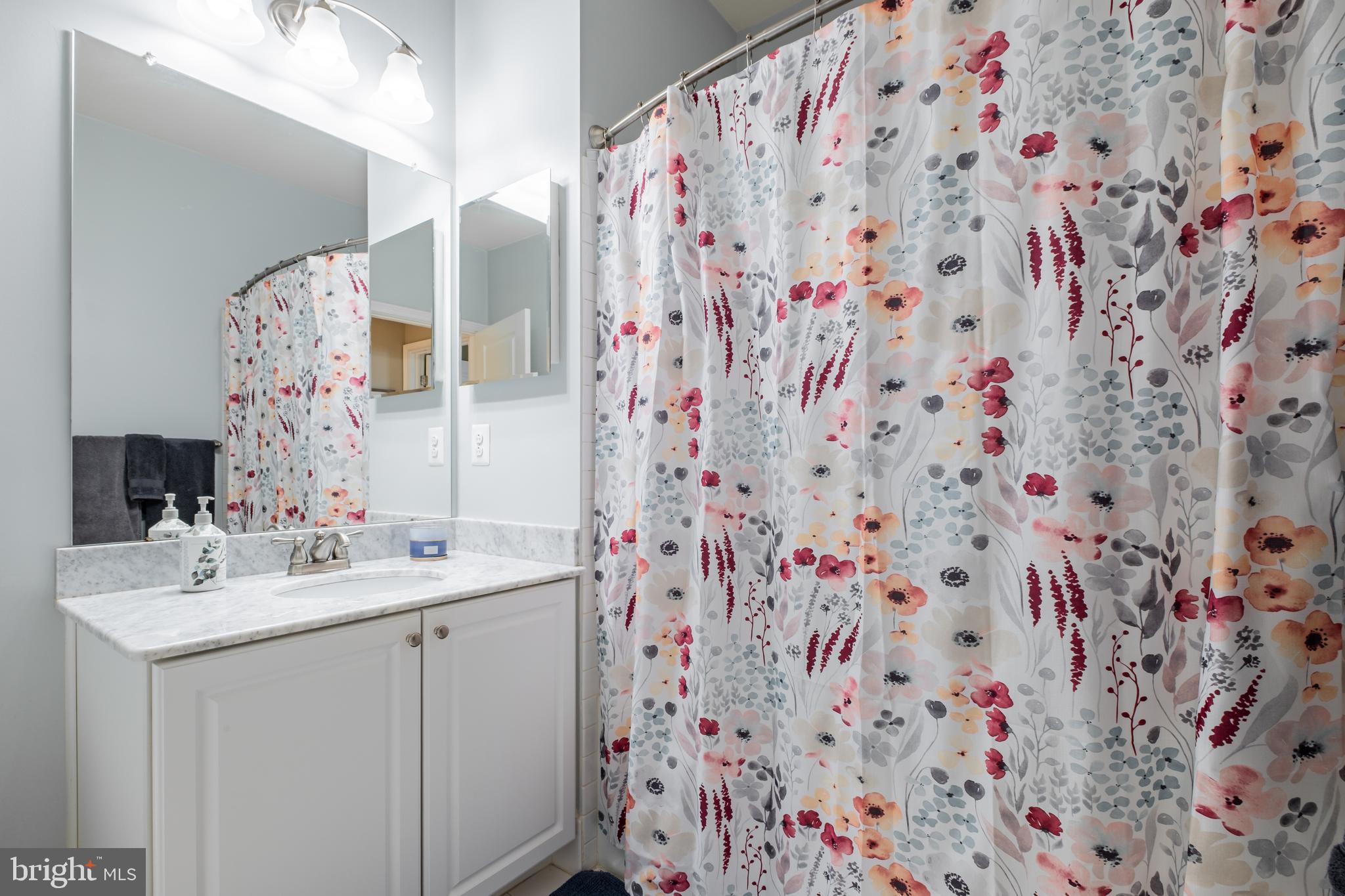 NAVAL SQUARE - Residential