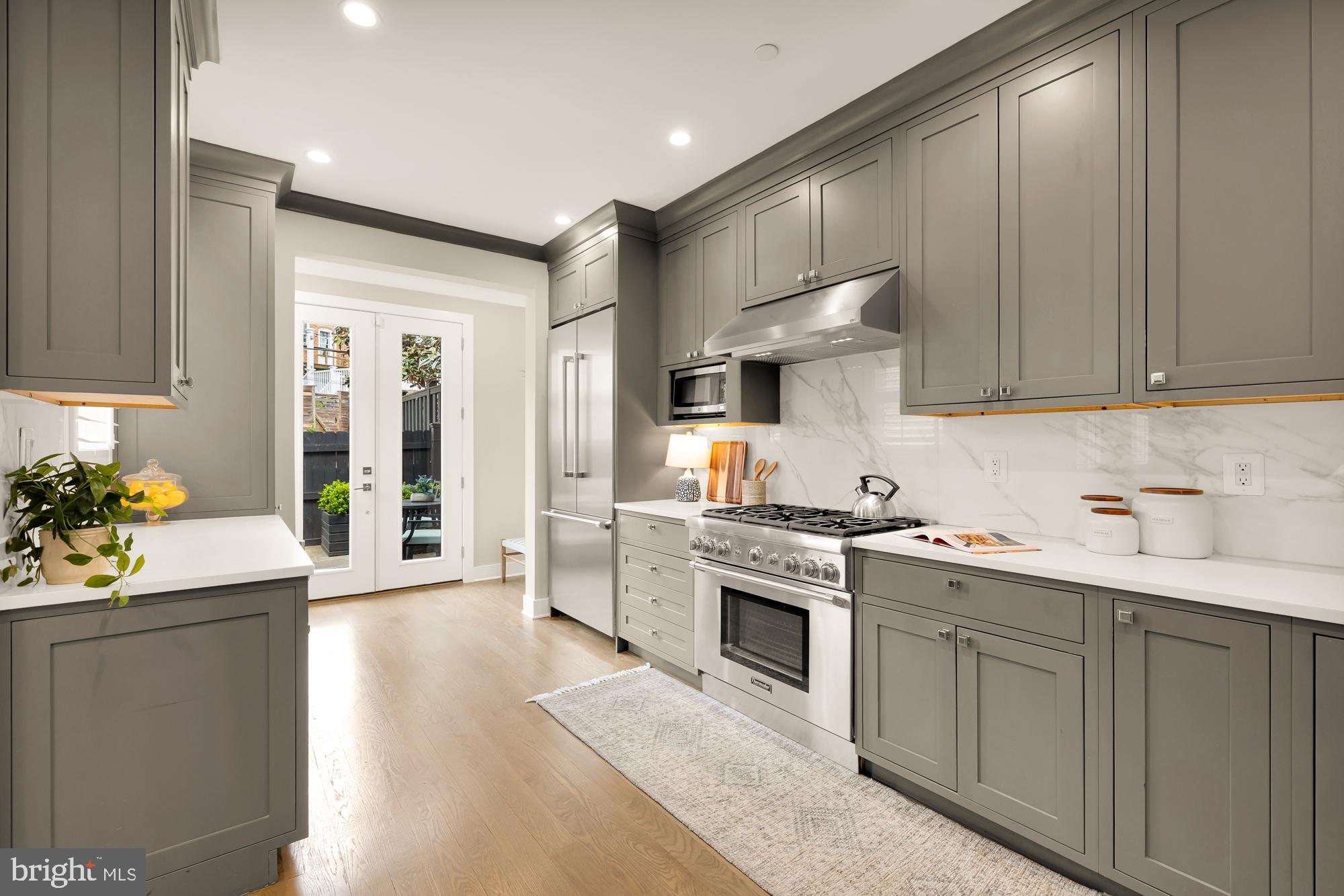 MOUNT PLEASANT - Residential