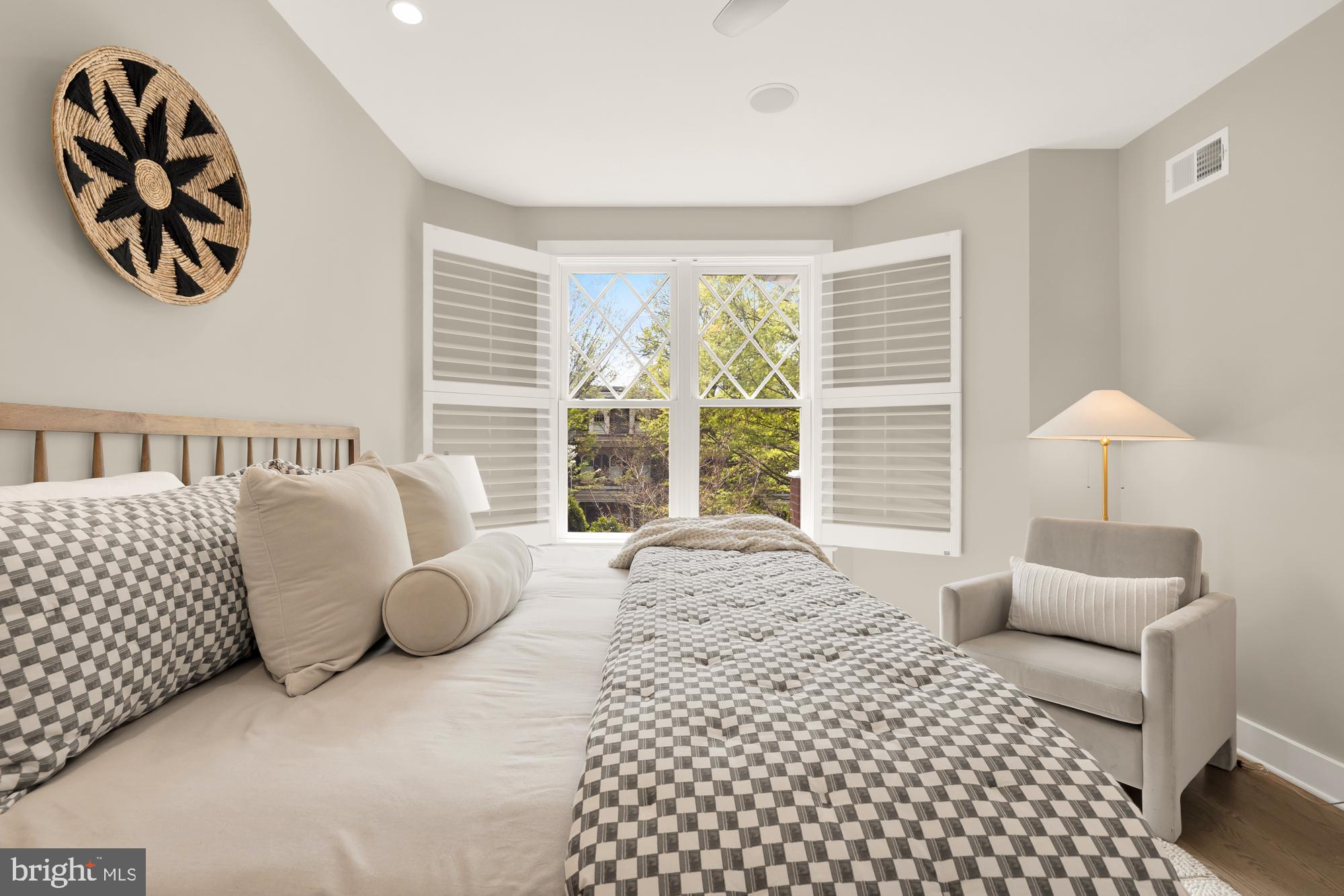 MOUNT PLEASANT - Residential