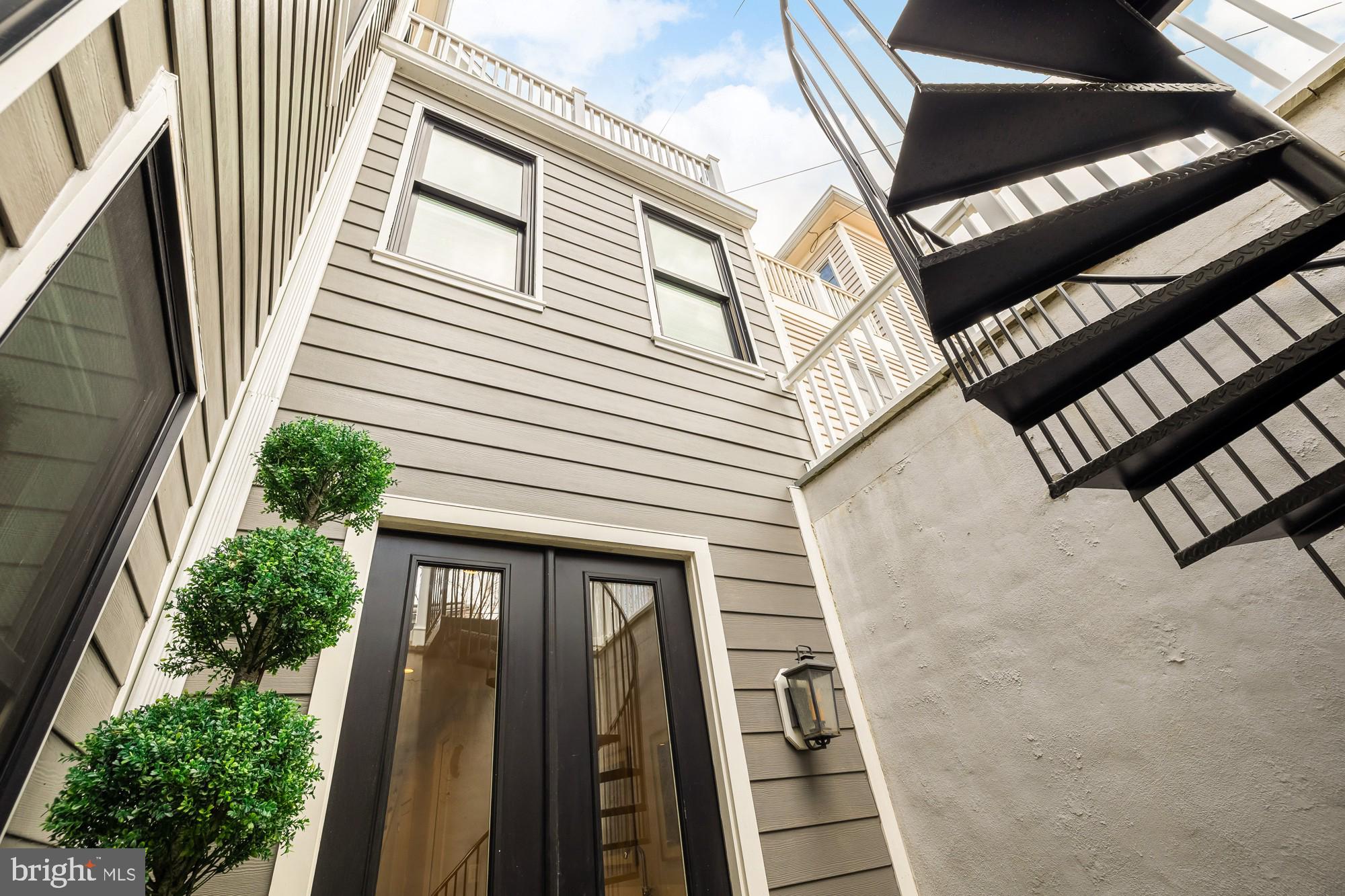 MOUNT PLEASANT - Residential