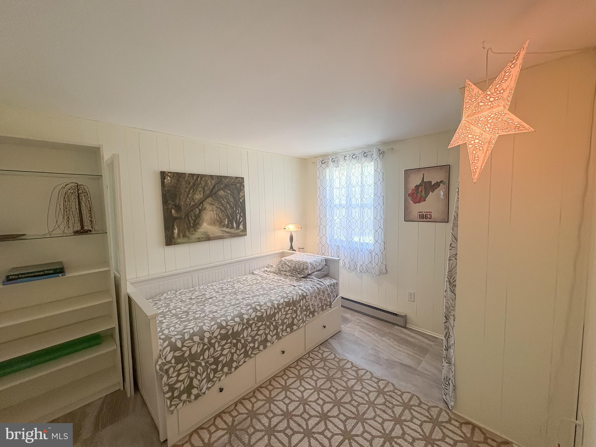 LAKE FERNDALE - Residential