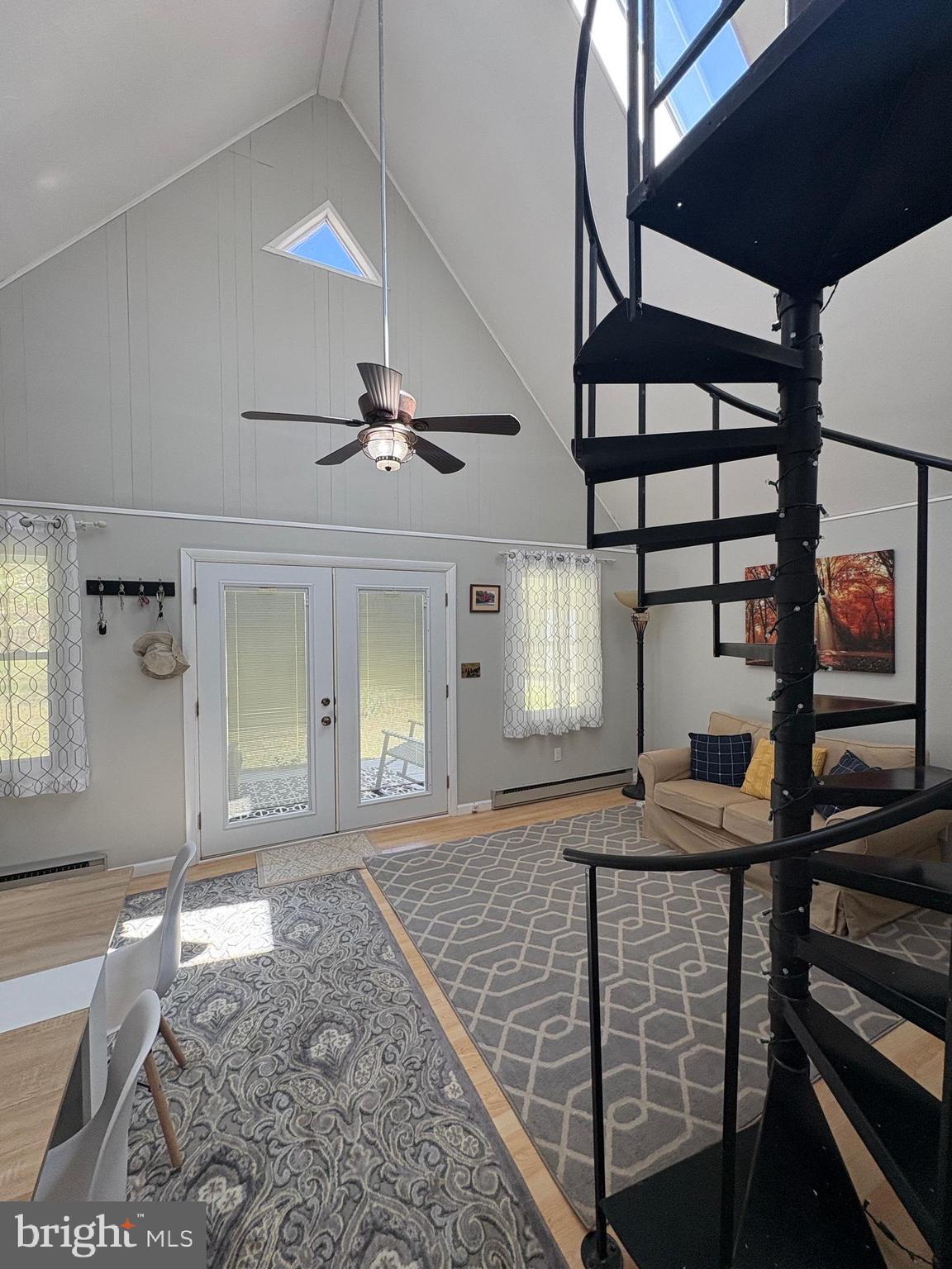 LAKE FERNDALE - Residential