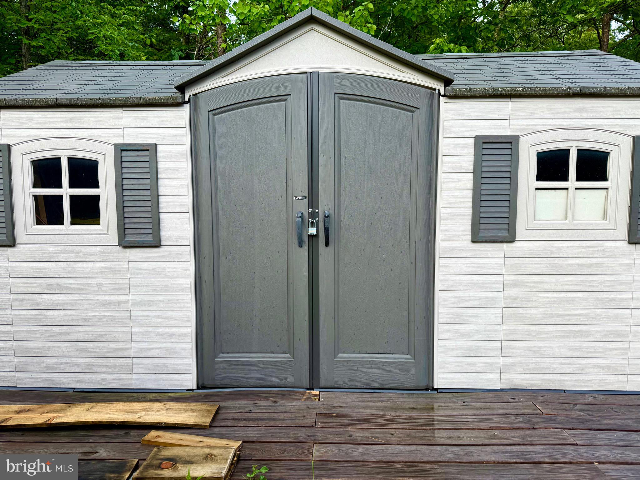 LAKE FERNDALE - Residential