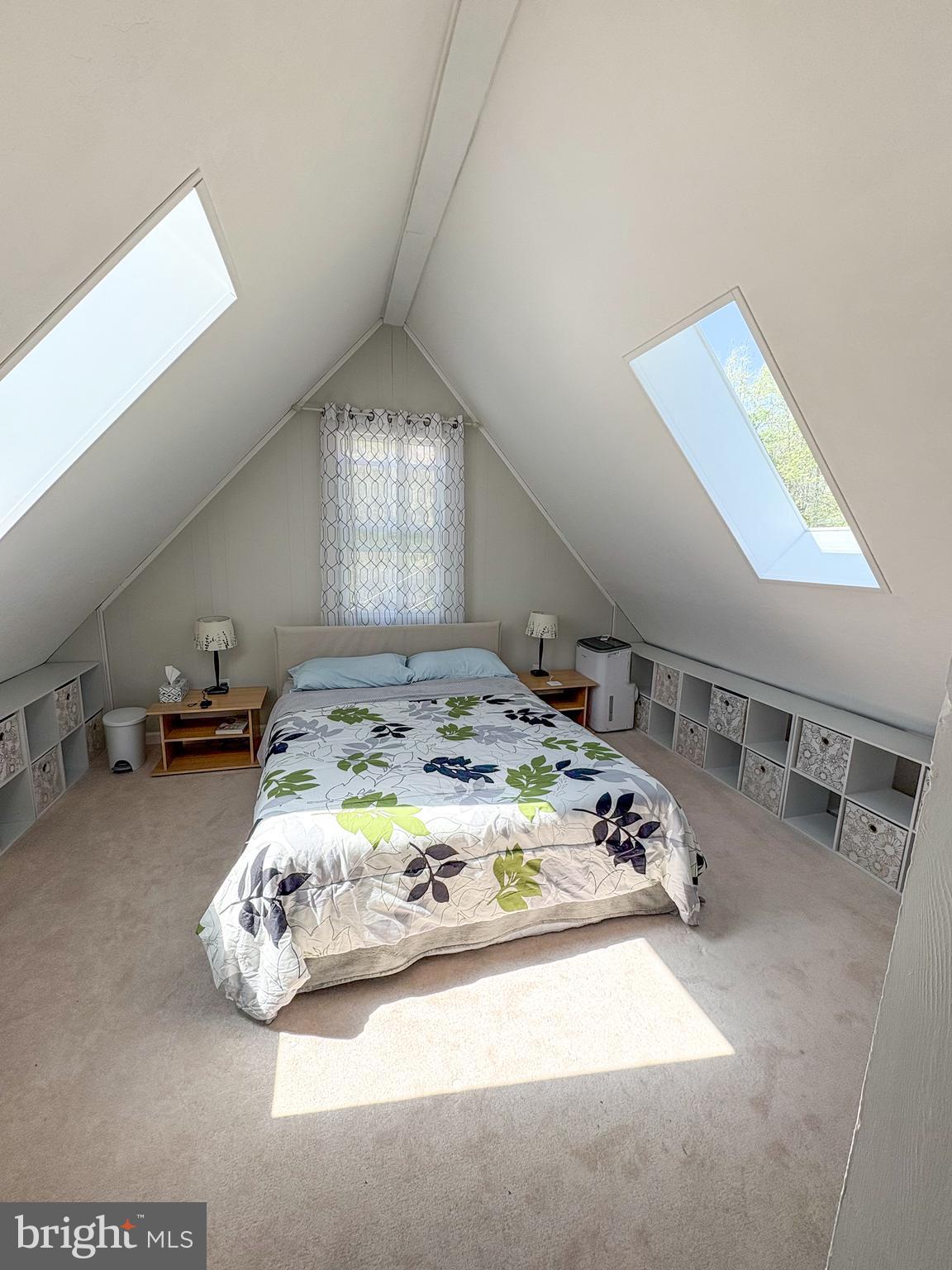 LAKE FERNDALE - Residential