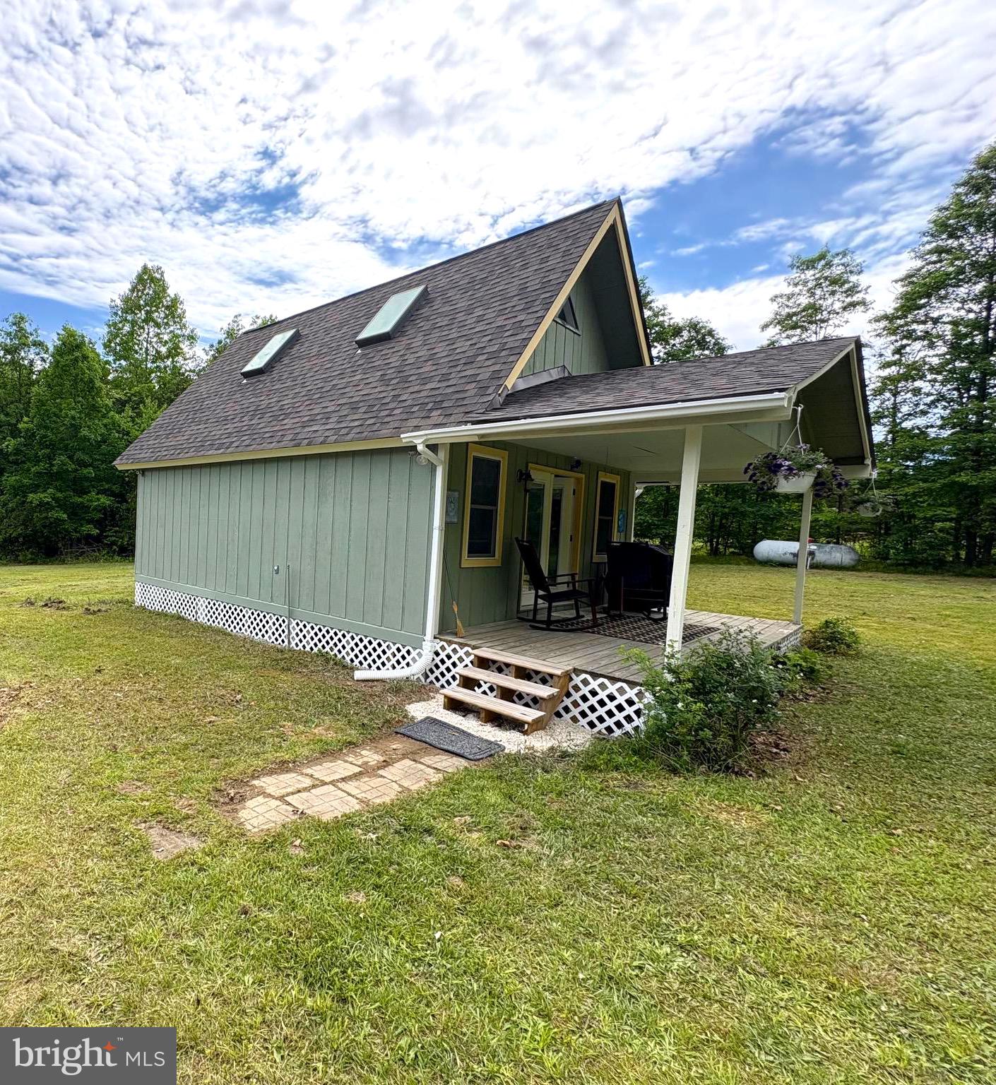1607 LAKE FERNDALE DRIVE