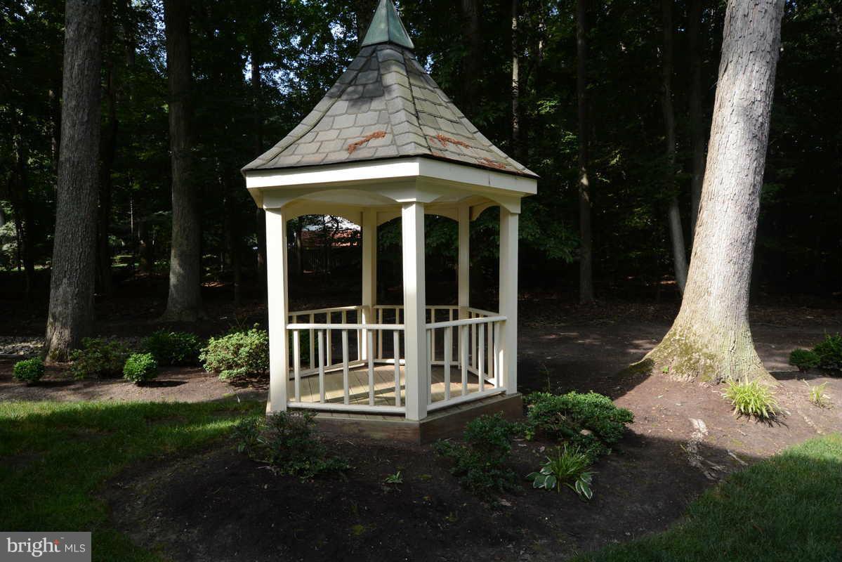 LAKE RIDGE - Residential