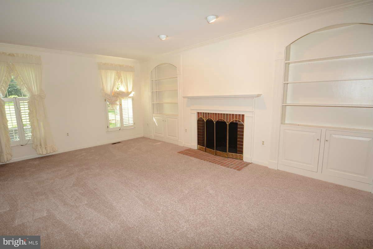 LAKE RIDGE - Residential