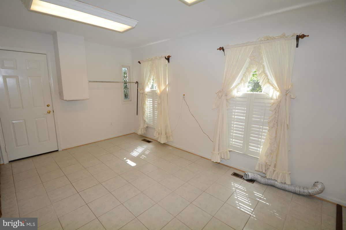 LAKE RIDGE - Residential