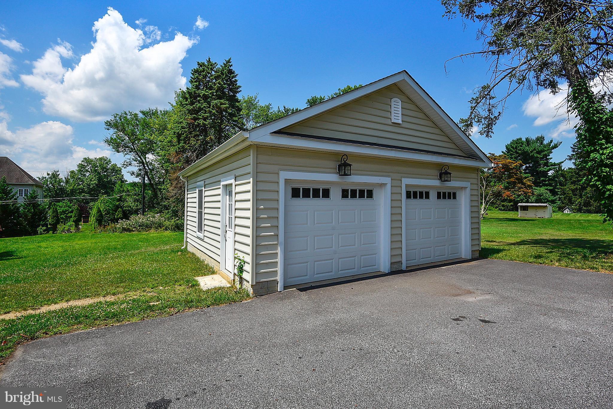 BROADMOOR - Residential