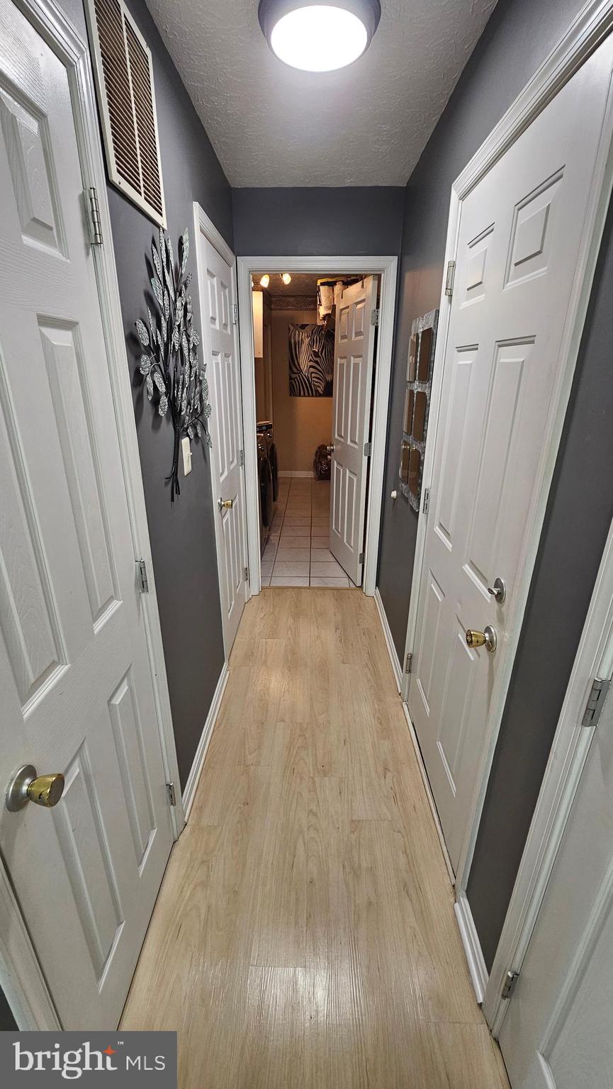 WOODLAND RUN - Residential Lease