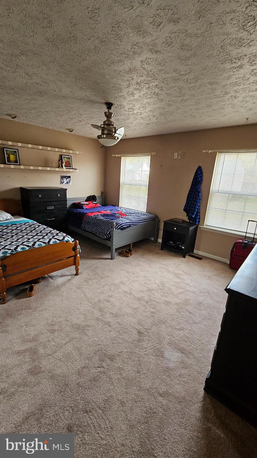 WOODLAND RUN - Residential Lease