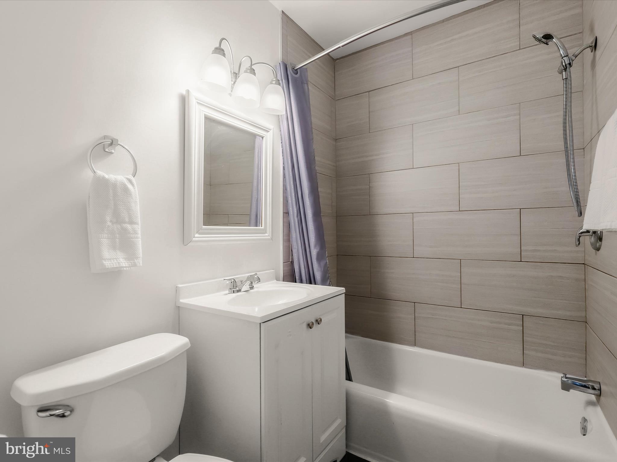 LONDON TERRACE - Residential