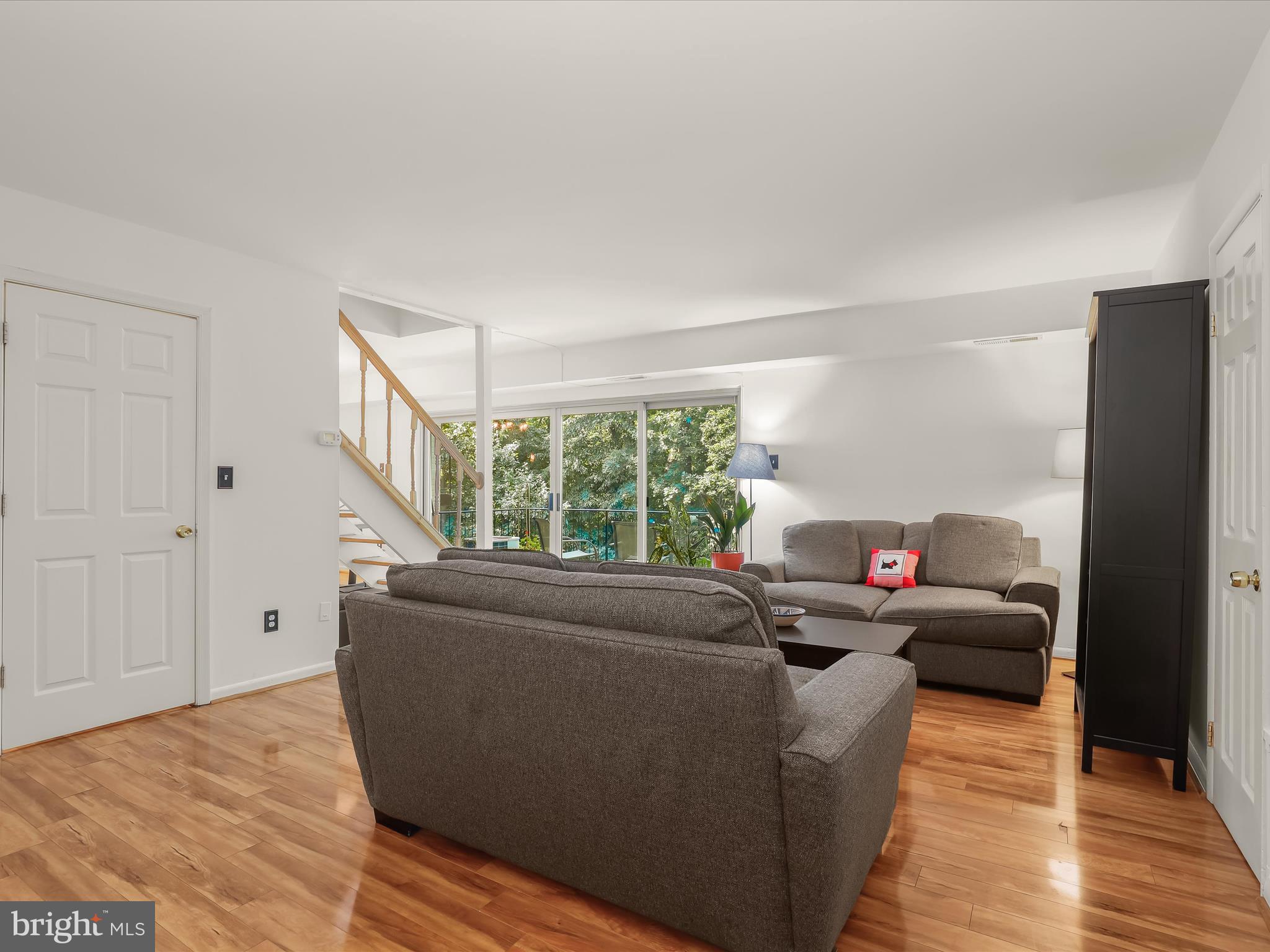 LONDON TERRACE - Residential