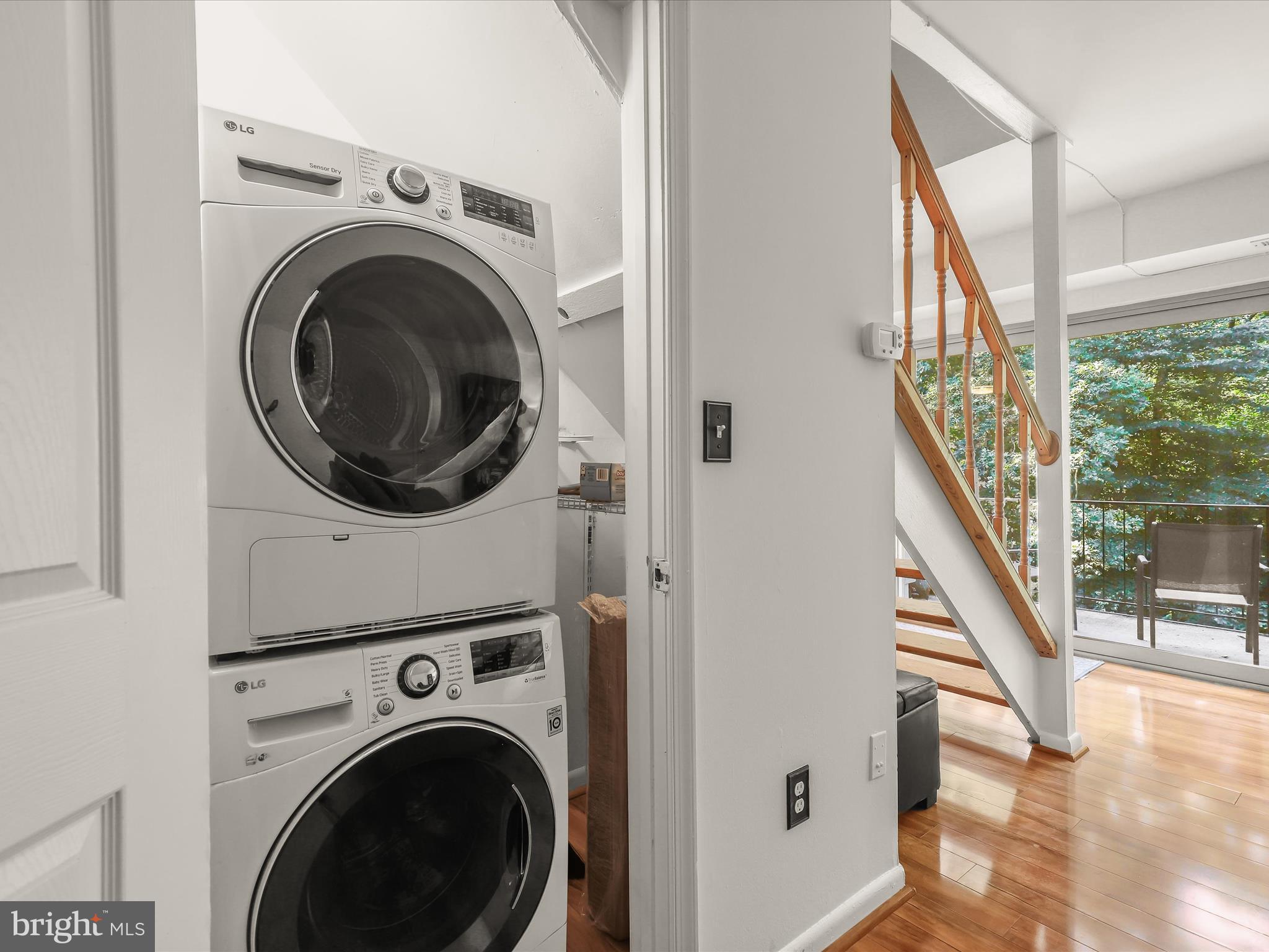 LONDON TERRACE - Residential