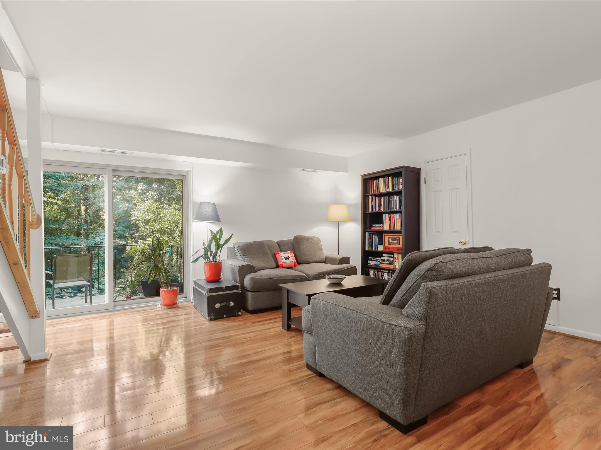 LONDON TERRACE - Residential