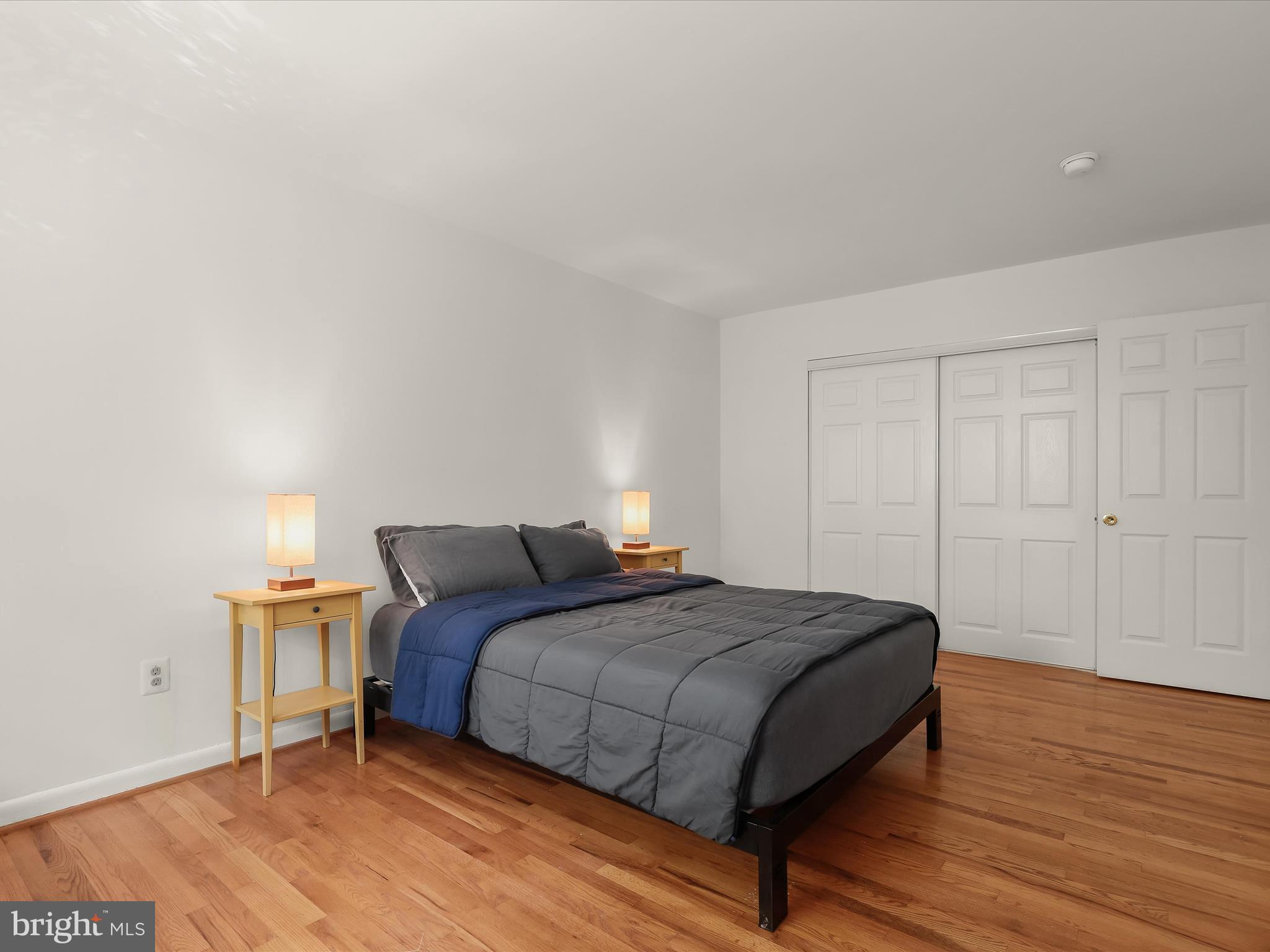 LONDON TERRACE - Residential