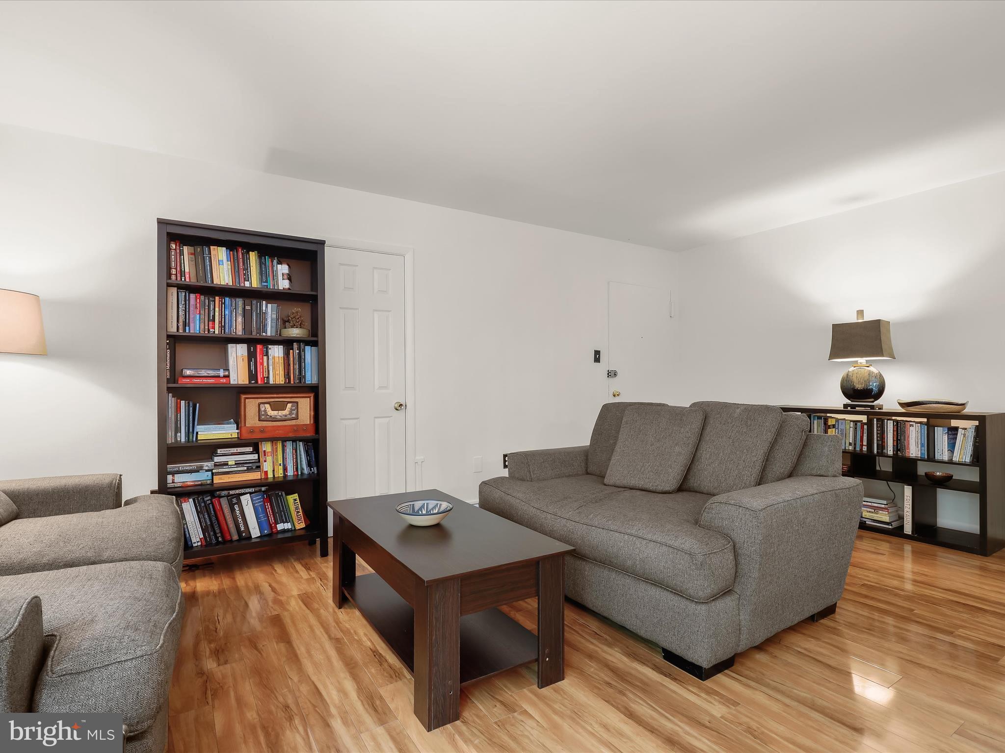 LONDON TERRACE - Residential