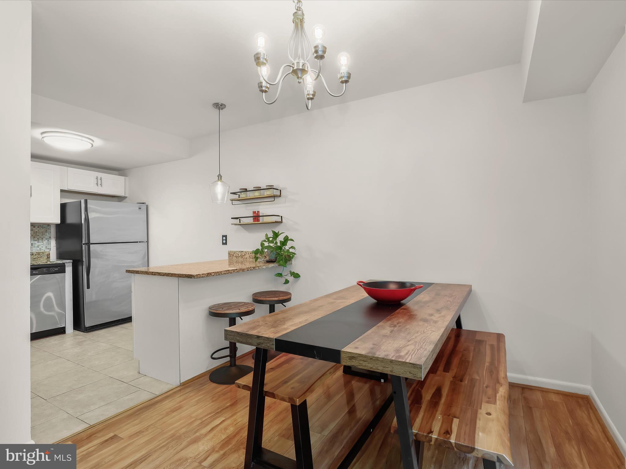 LONDON TERRACE - Residential