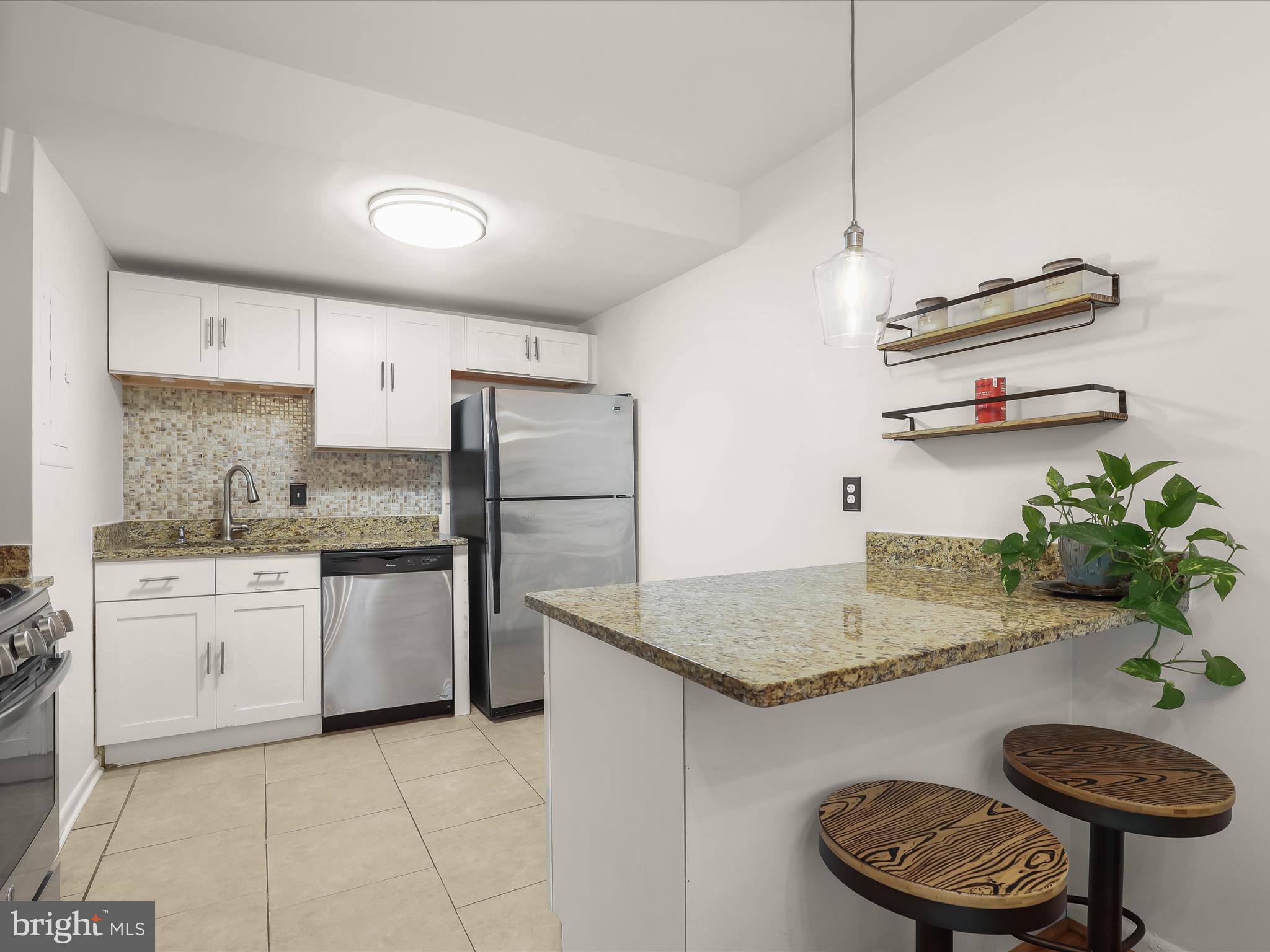 LONDON TERRACE - Residential