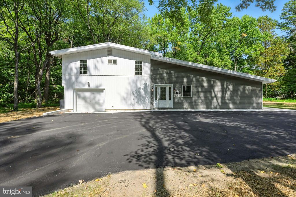 Photo of 2429 Grubb Road, WILMINGTON, DE 19810 (MLS # DENC2095356)