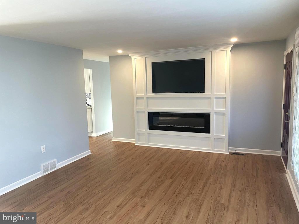 Photo of 27 Maple Avenue, HATBORO, PA 19040 (MLS # PAMC2159608)