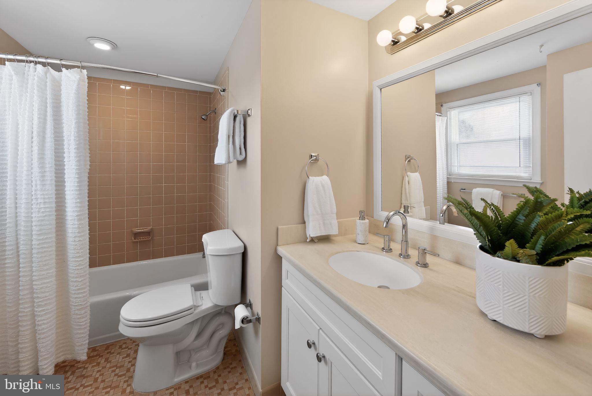 WHITFORD HILLS - Residential