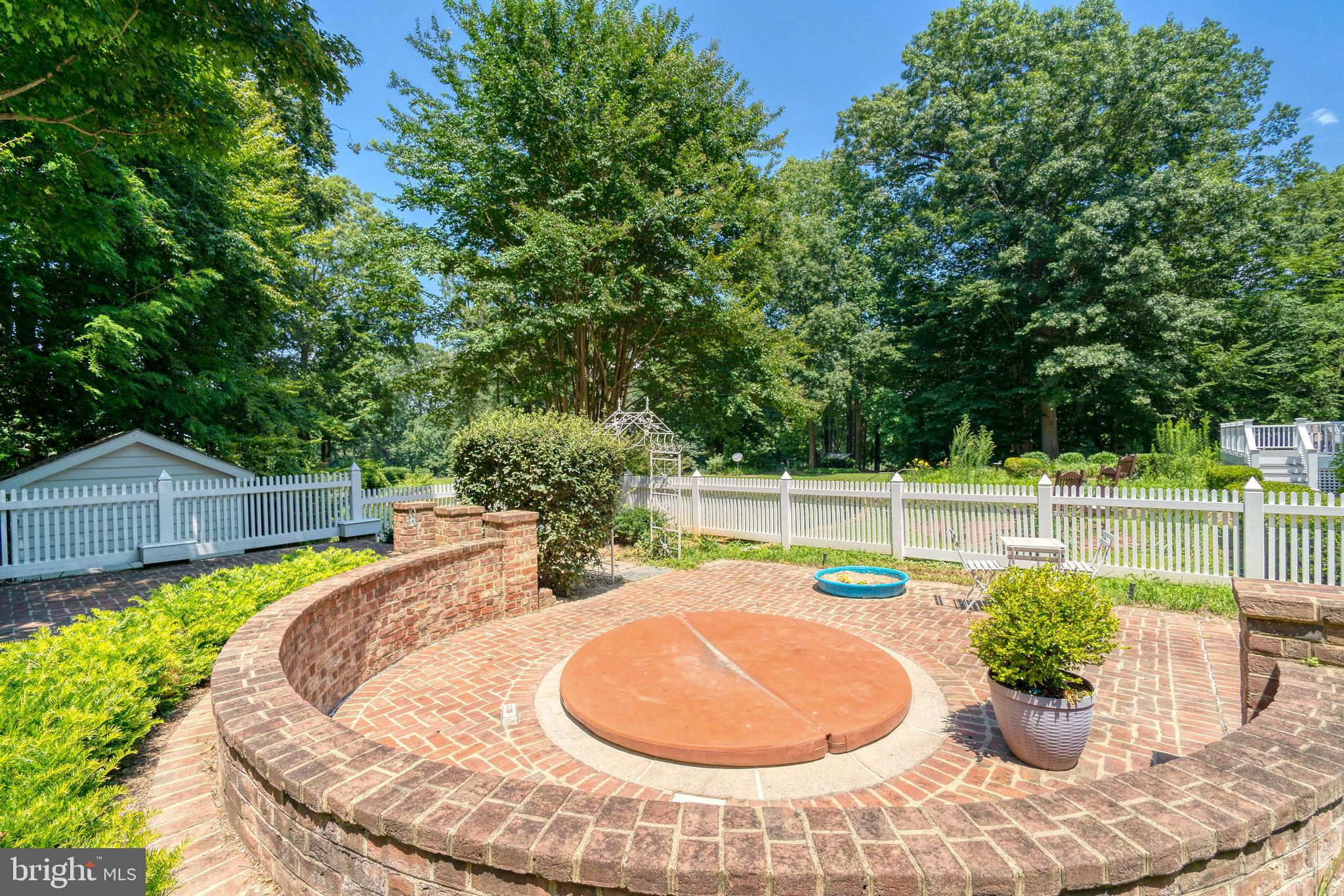 CHESTON ON WYE - Residential