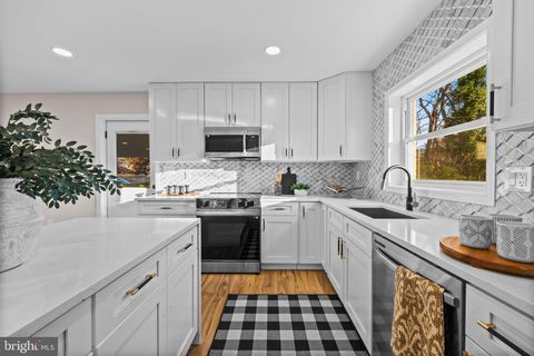 4405 LAUREL ROAD ALEXANDRIA VA 22309