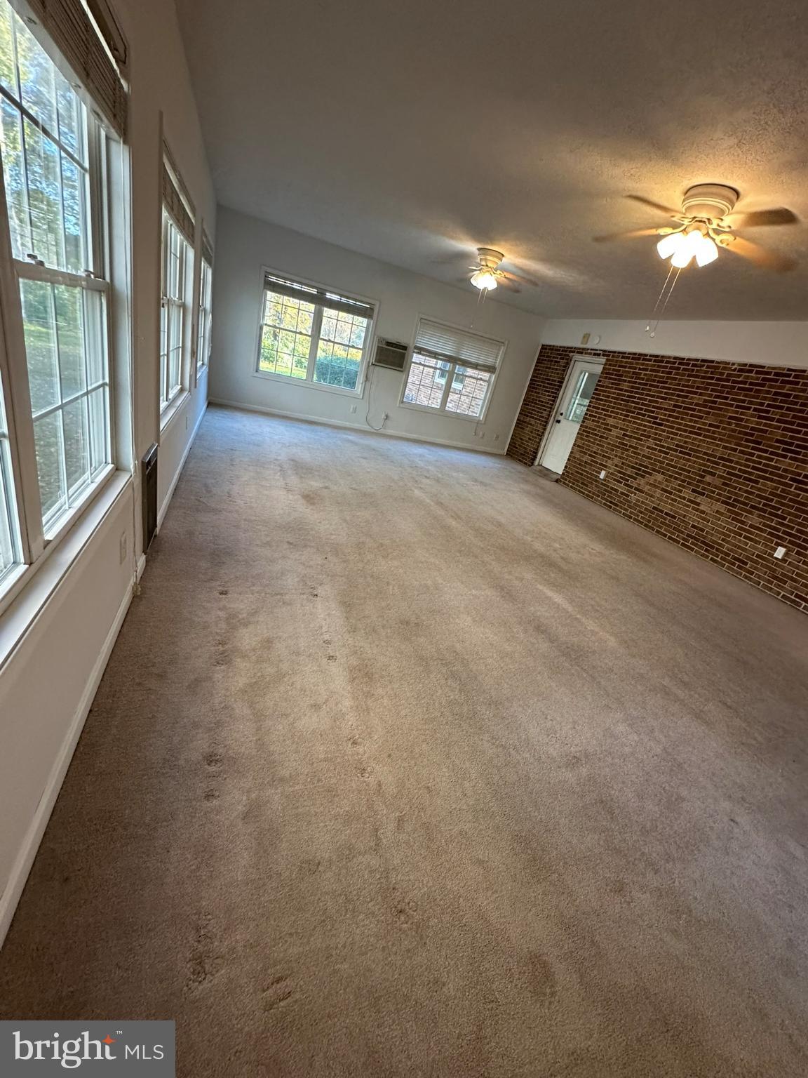 SAINT ANDREWS ES - Residential Lease