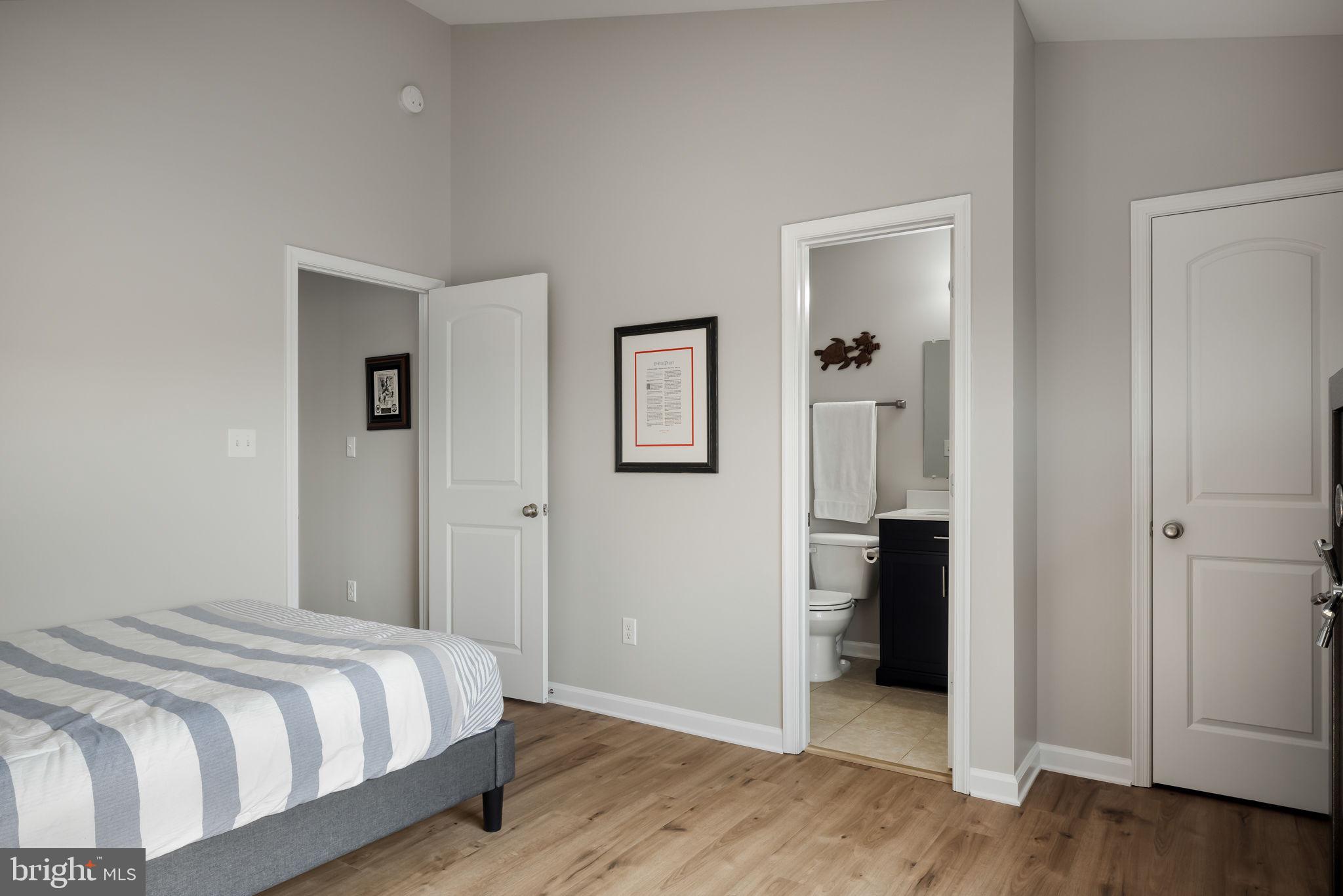 TOWNES OF RIDGEWAY - Residential