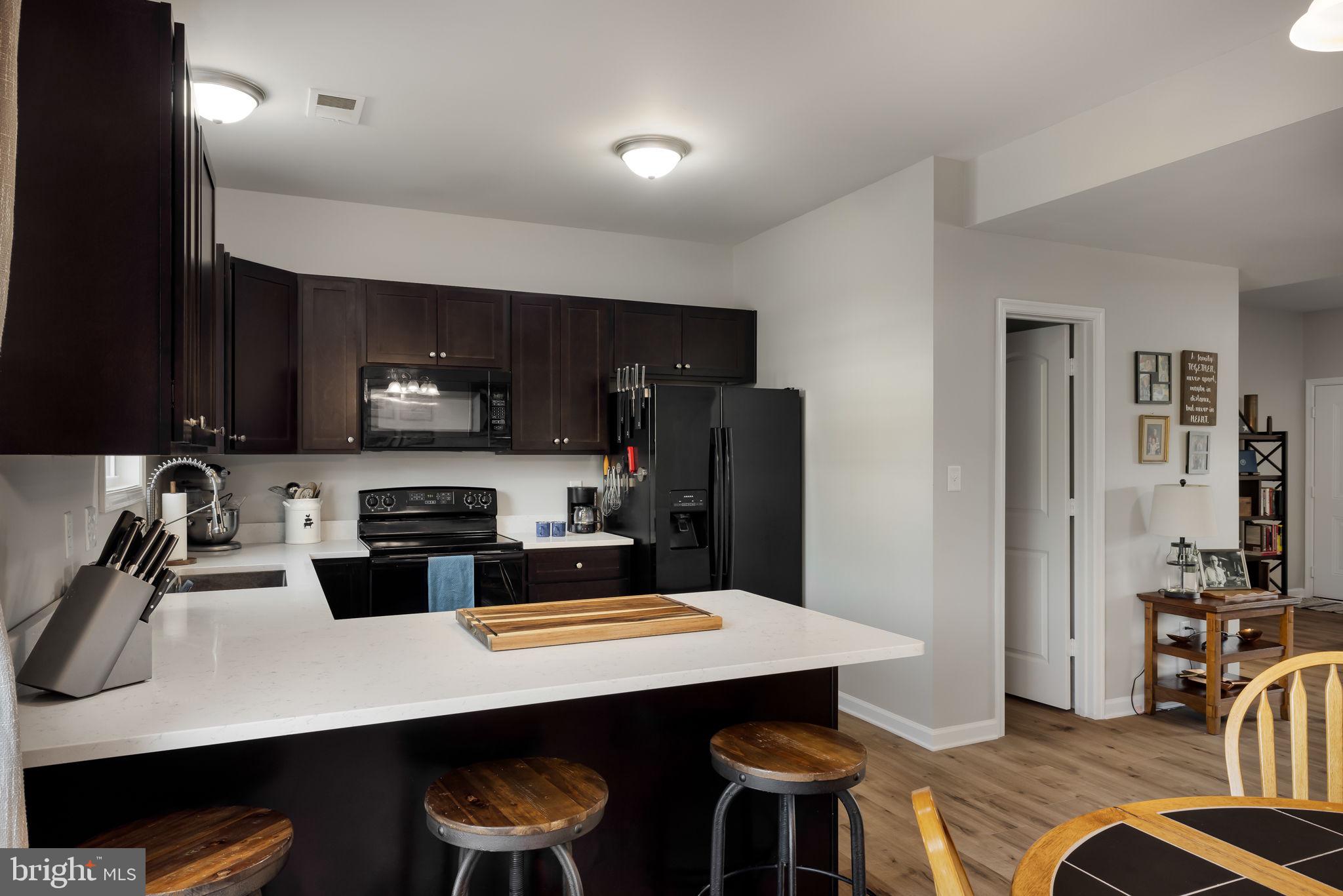 TOWNES OF RIDGEWAY - Residential