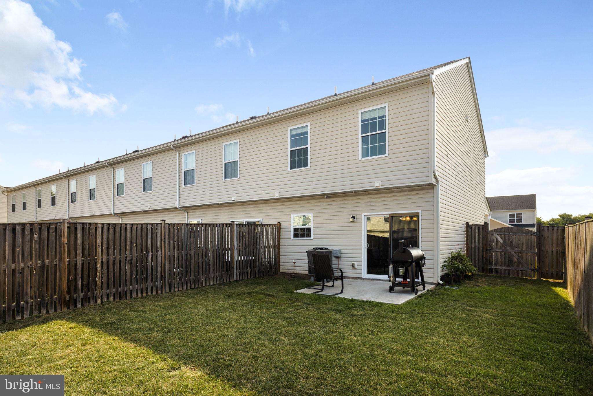 TOWNES OF RIDGEWAY - Residential