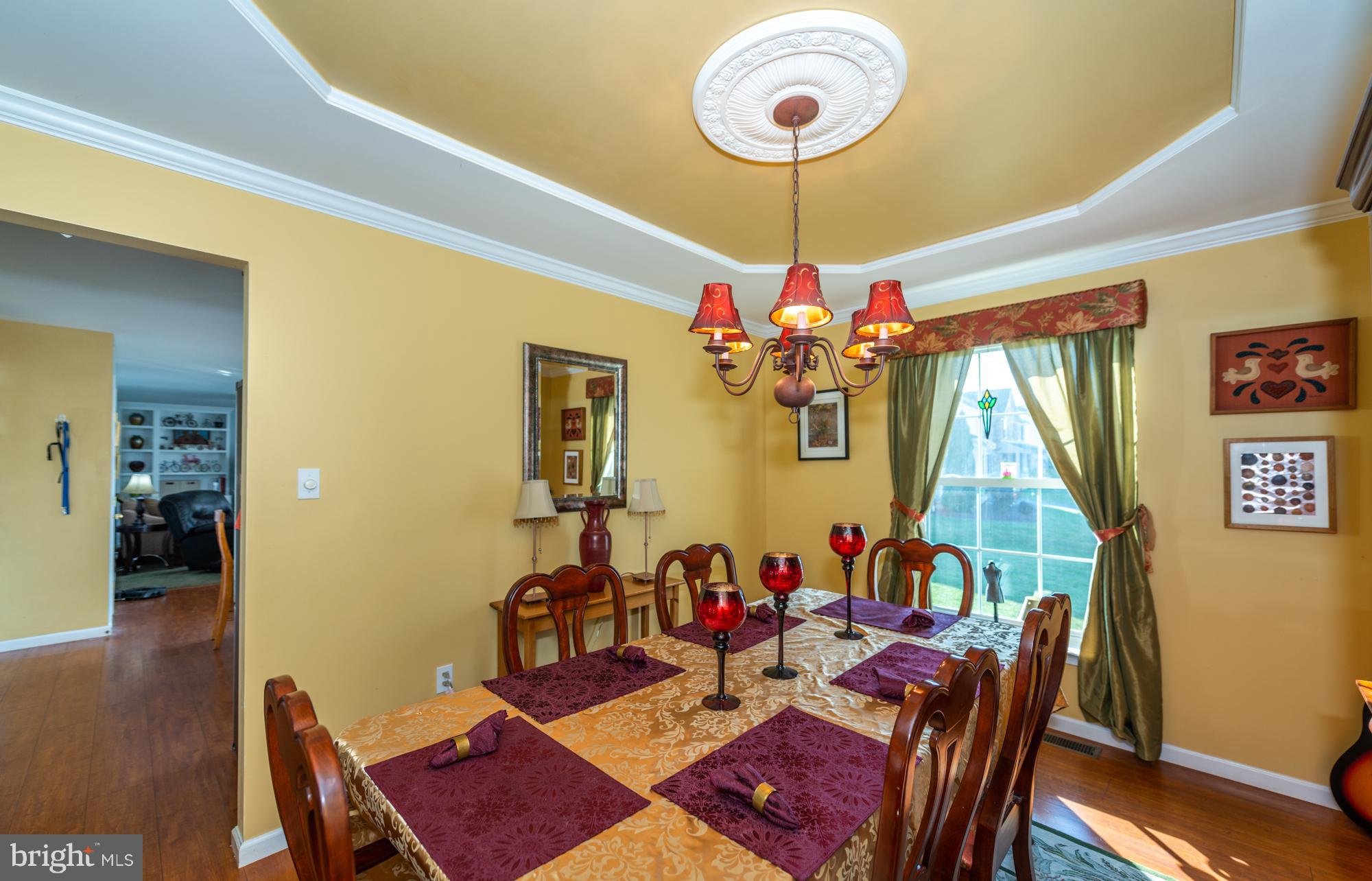 LINCOLNS MEADOW - Residential