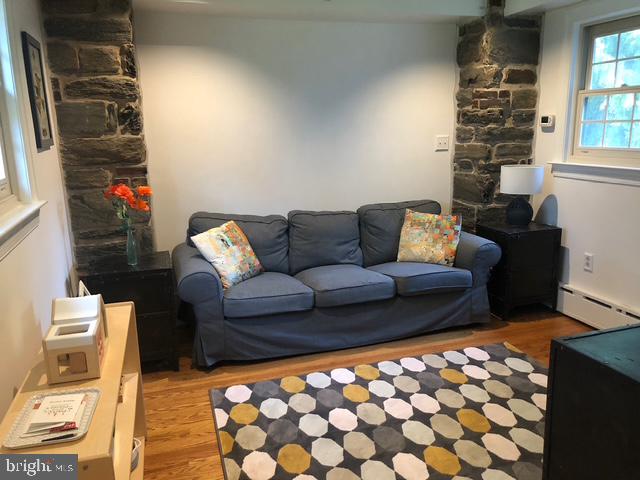 WINDSOR CIR - Residential Lease