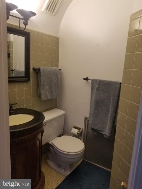 WINDSOR CIR - Residential Lease