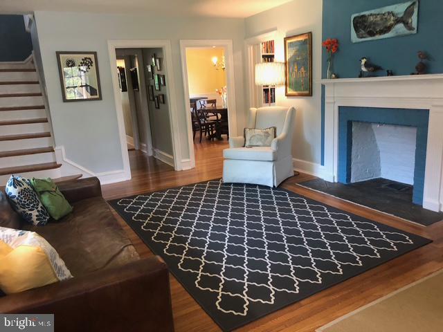 WINDSOR CIR - Residential Lease