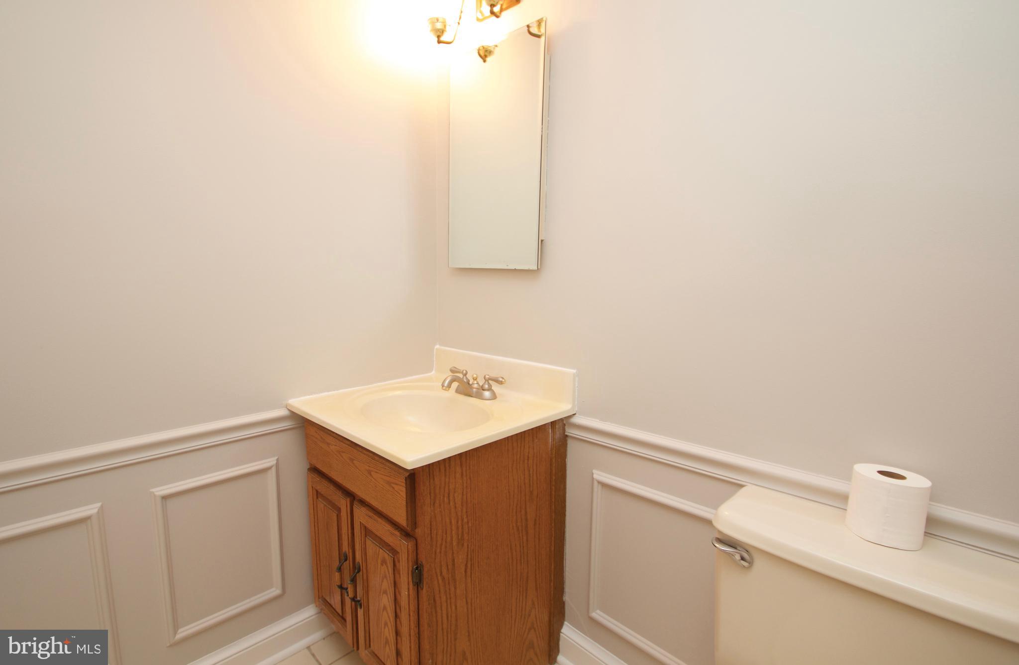 MANOR LAKE - Residential