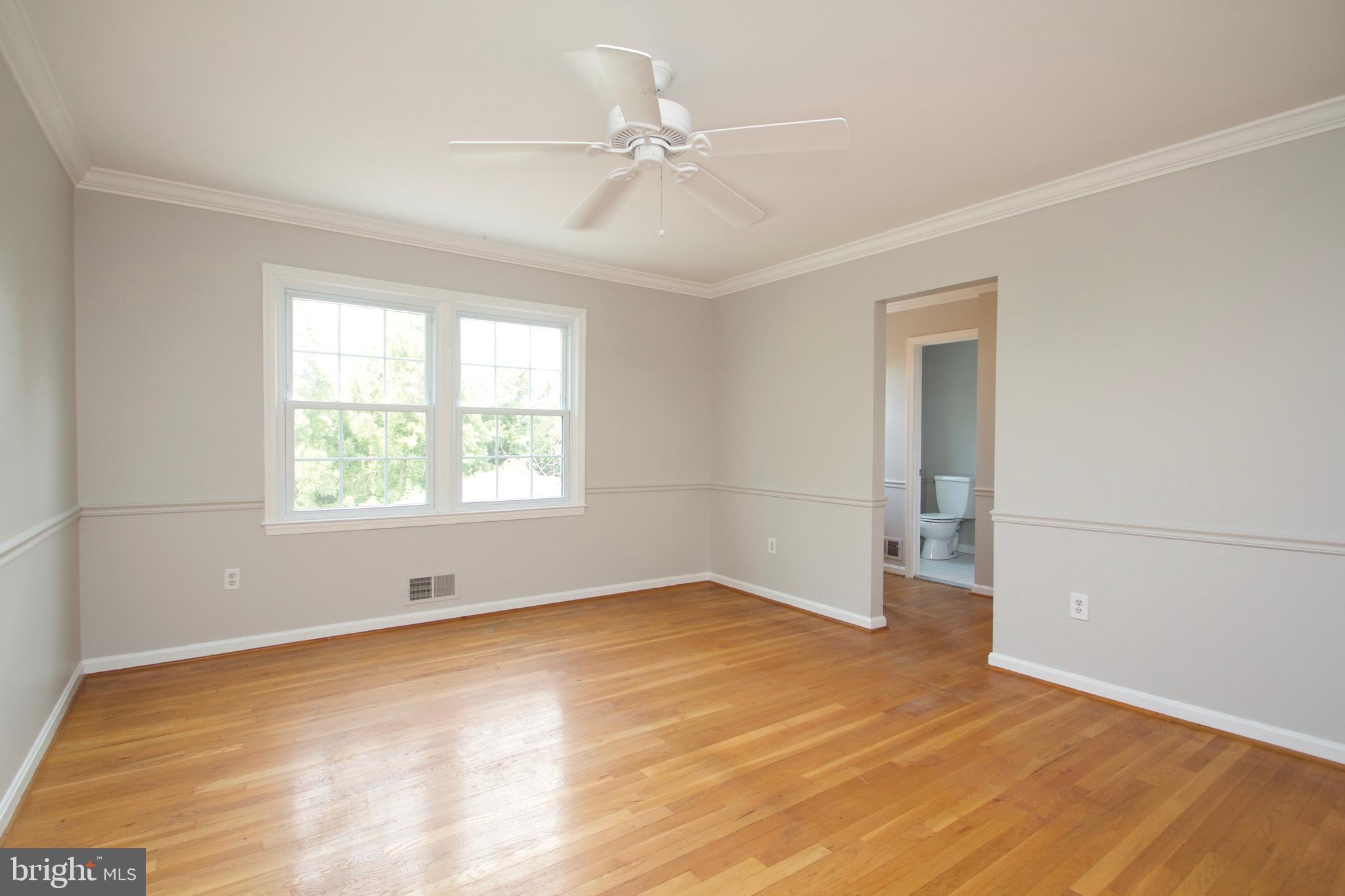 MANOR LAKE - Residential