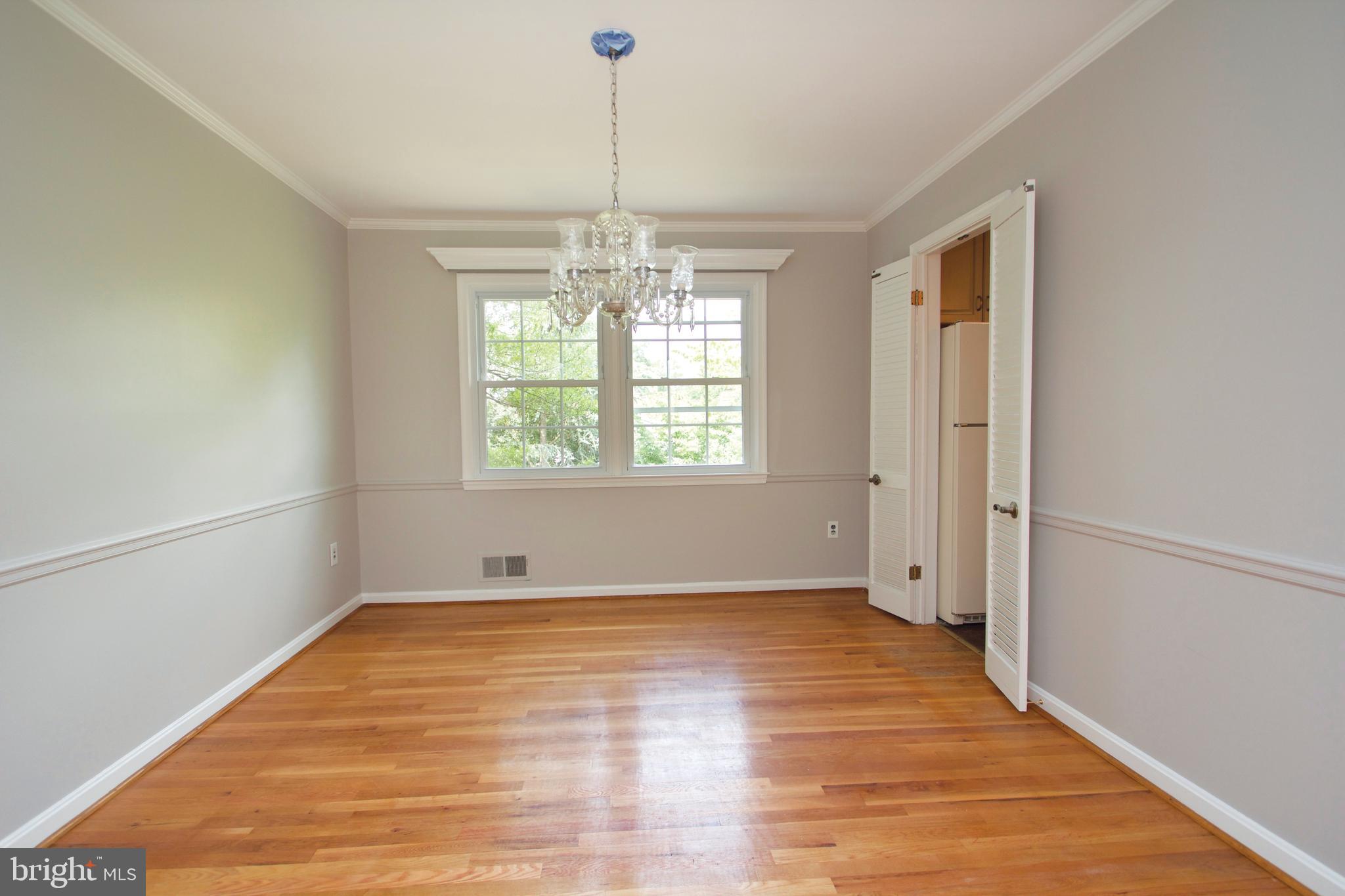 MANOR LAKE - Residential