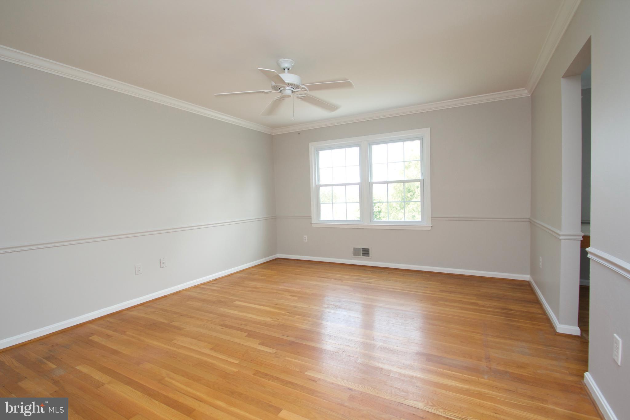 MANOR LAKE - Residential