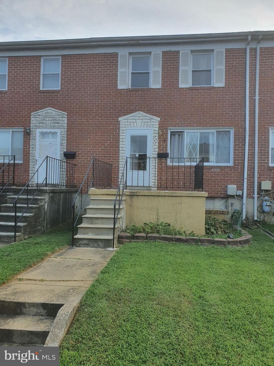 3 BEDROOM TOWNHOUSE WITH FINISHED CLUBROOM AND GAS FIREPLACE, MIRRORED CLOSET DOORS, FENCED REAR YARD WITH PARKING PAD AND SHED, BACKING CHILDRENS PLAYGROUND, ON CULDESACK, AND A WELL MAINTAINED HOME.