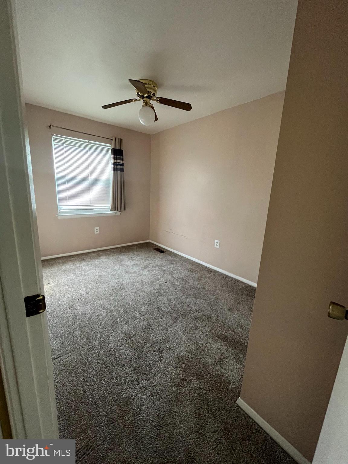 COUNTRY RIDGE - Residential