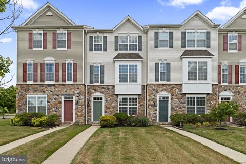 Townhouse For Sale - 423 Wistar Place<br/> Gloucester County, GLASSBORO, NJ 08028