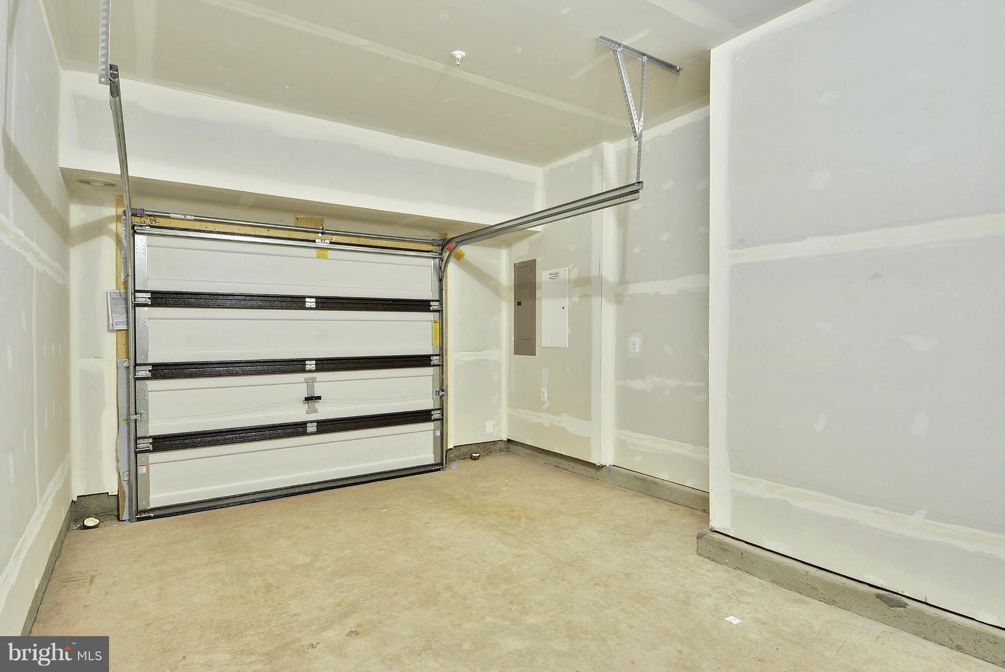 ONE LOUDOUN - Residential Lease